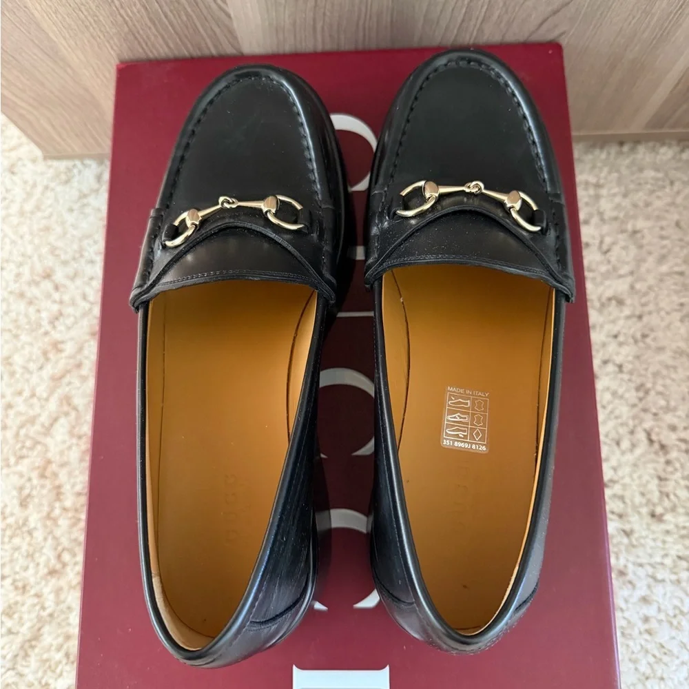 Gucci Black Platform Horsebit Loafers with Gold Hardware 38 $1250 retail - Picture 3 of 8